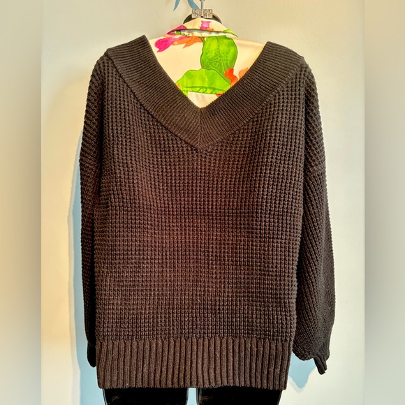 Zenana🖤 Black Waffle Knit V-Neck Oversized Sweater 🖤 - Picture 7 of 12